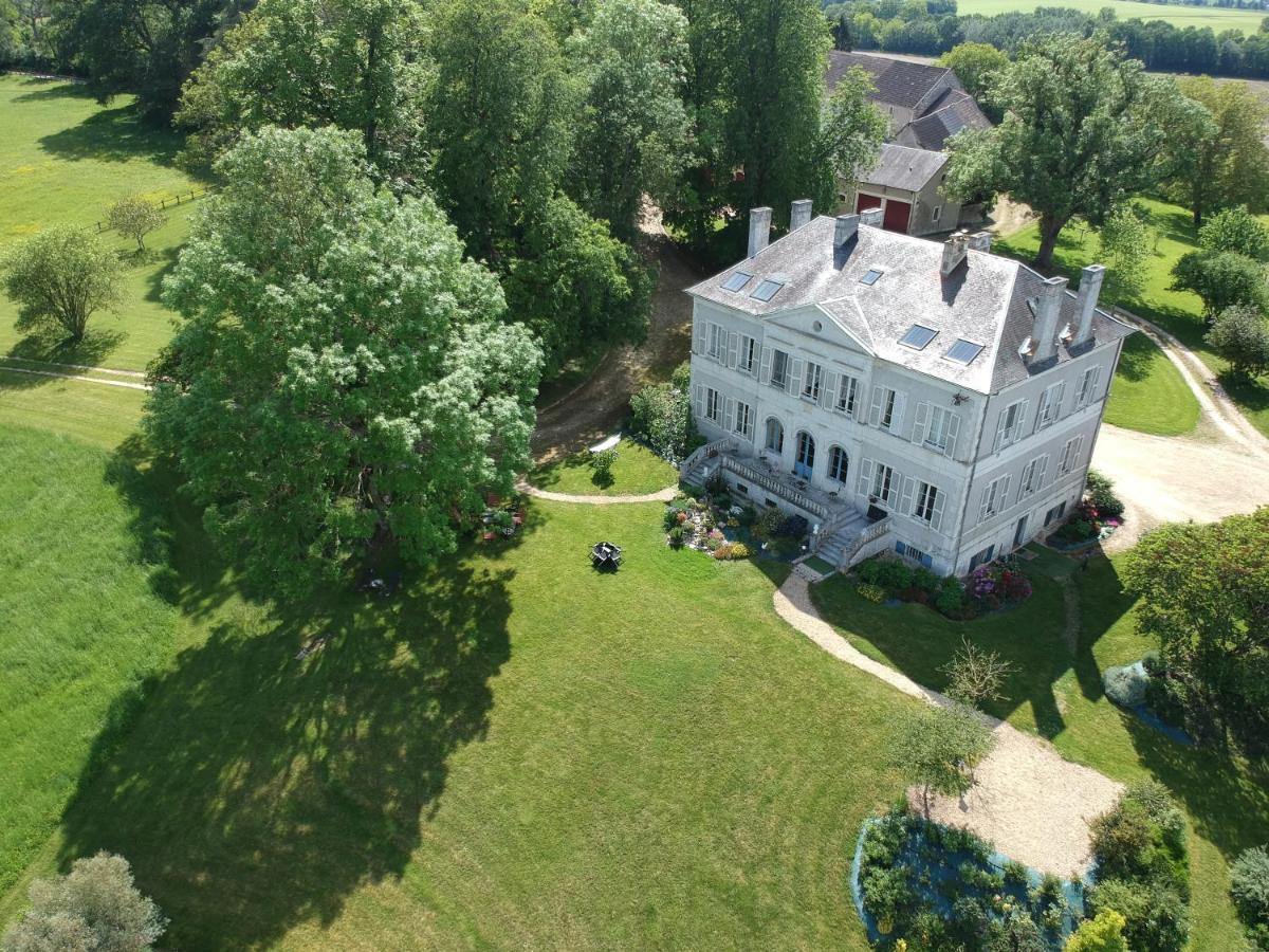 B&B Chateau De Preuil Vallenay Экстерьер фото